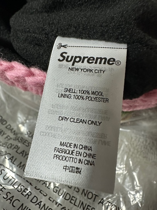 Supreme Crochet Beanie SS25 Pink Multicolor Floral Box Logo OS main image 8